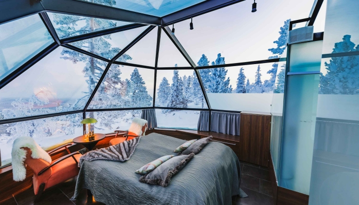 Finnland Glass igloo interior during daytime 06 web c0aede3400a20fb5730942b6f5e07d5e