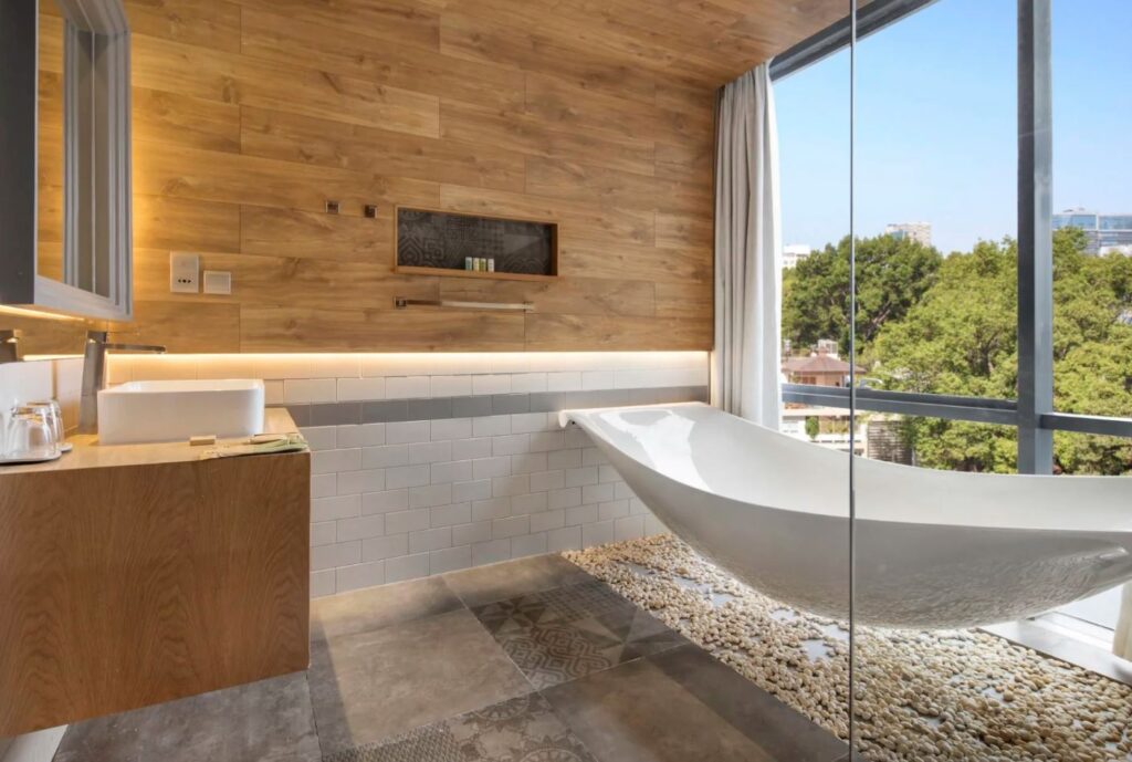 Fusion Suites Saigon 3