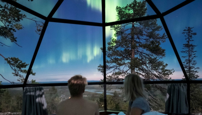 Northern lights from an igloo web d71e7d9451cde99ea1d71d8976e63ee5